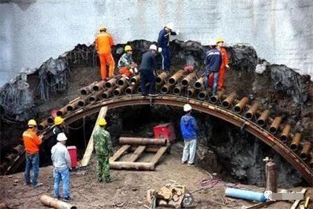 眉县隧道钢花管支护案例